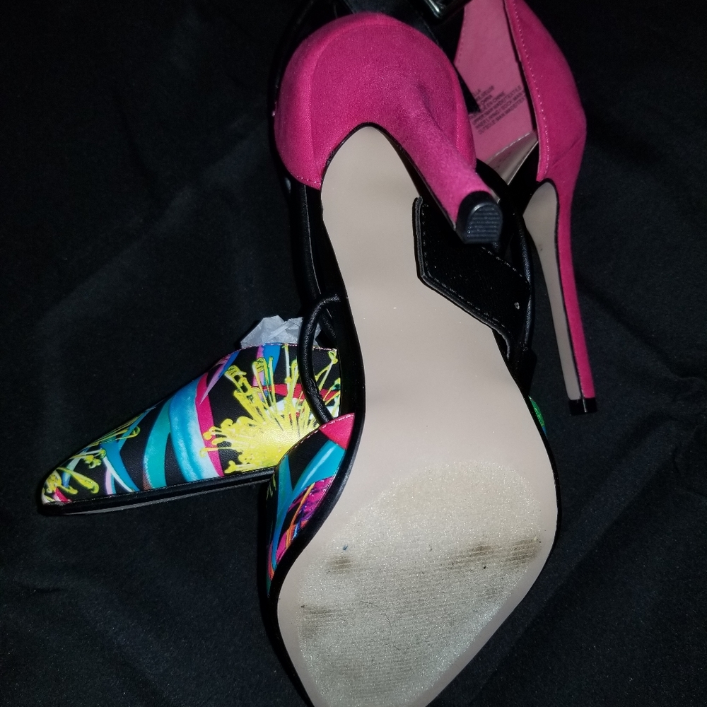 Pointed toe multi colored pumps - Picture 4 of 6